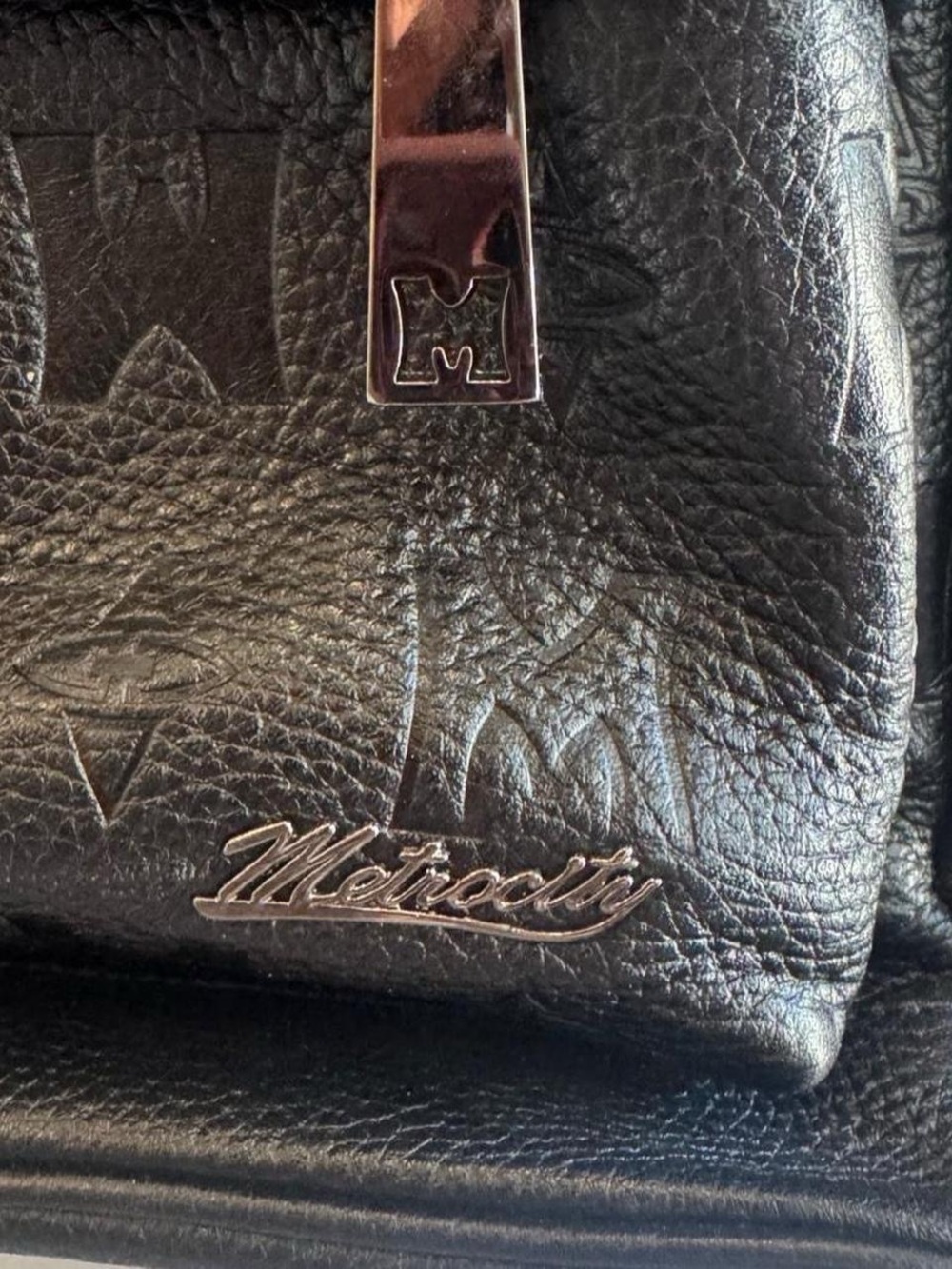 Metrocity Women's Black Embossed Leather Backpack - Picture 3 of 7